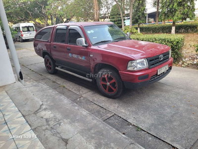 Toyota Xe bán tải 650kg Đỏ