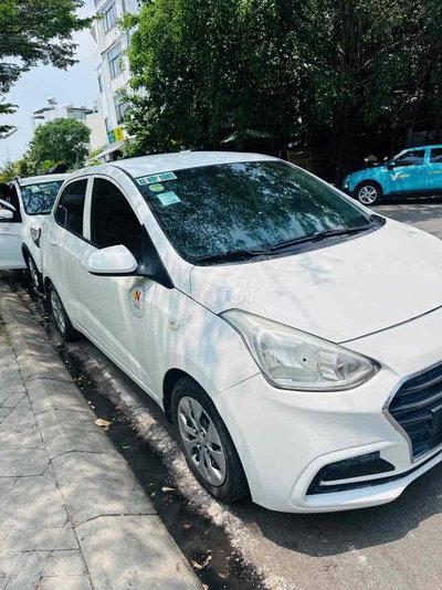 Hyundai Grand i10 Trắng