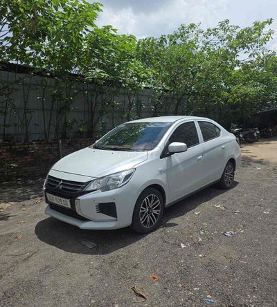 Mitsubishi Attrage màu Trắng