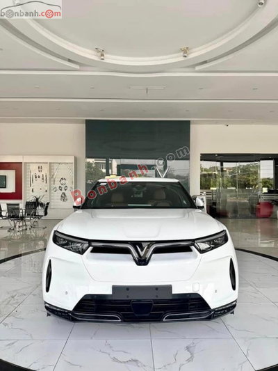 Xe VinFast VF9 Eco 2026