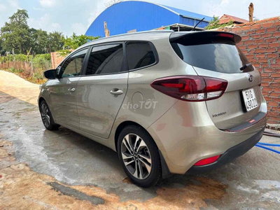 Kia Rondo 2017 Vàng cát