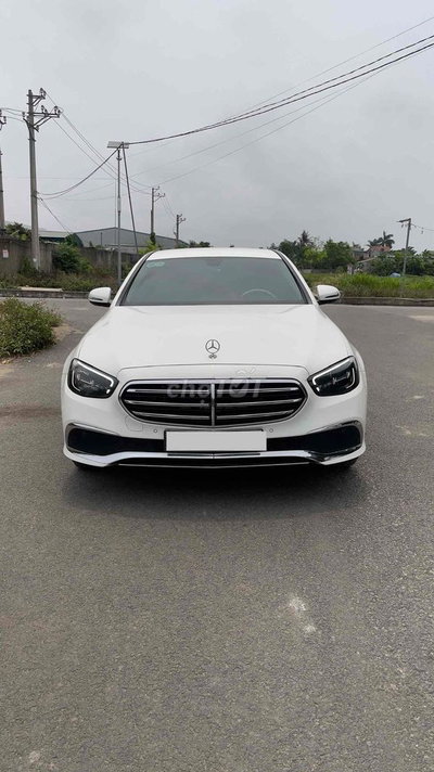 Mercedes-Benz E200 2022 Trắng v0