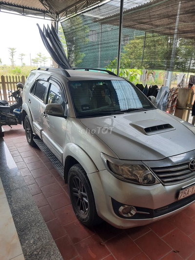 Toyota Fortuner 2015 Bạc 15 vạn km