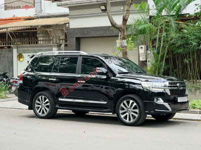 Xe Toyota Land Cruiser VX.R 5.7 V8 2016