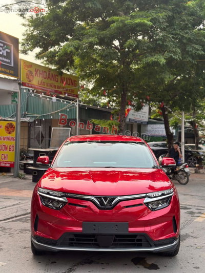 Xe VinFast VF8 S 2024