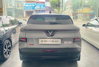 Xe điện VinFast VF6 Plus Xám
