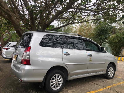 Toyota Innova 2.0 E 2012 Bạc