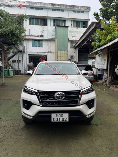 Xe Toyota Fortuner 2.7V 4x2 AT 2021