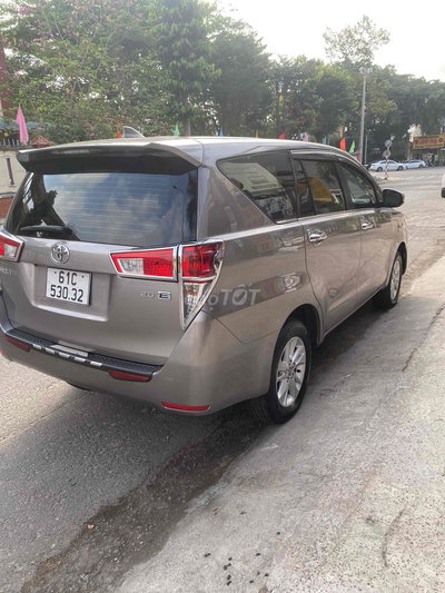 Toyota Innova E 2018 Xám