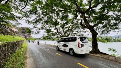 Bán Ford Tourneo 2020 51.900 km Trắng Cực Chất