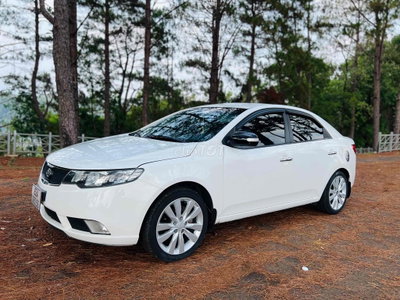 Kia Forte 2010 Trắng Số sàn
