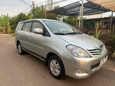 Toyota Innova 2010 G Bạc