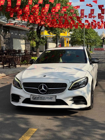 Mercedes-Benz C300 2019 Trắng 61000 km