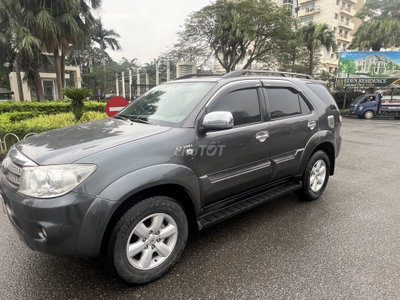 Toyota Fortuner V 2.7L 2010 Xám
