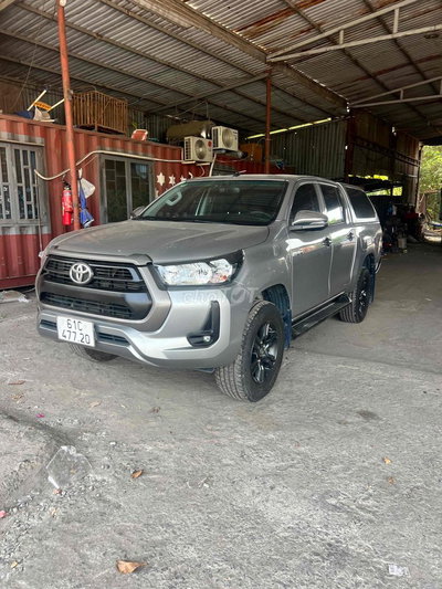 Toyota Hilux Xám 5 chỗ Tự động
