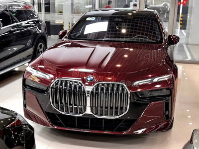 Xe BMW 7 Series 735i M Sport 2023