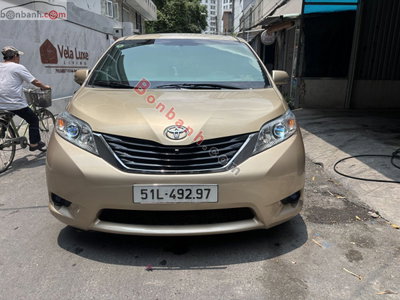 Xe Toyota Sienna LE 3.5 2011