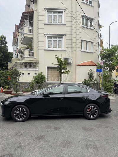 Mazda 3 2022 Luxury 46341 km Đen