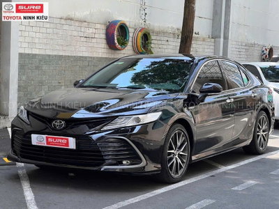 Toyota Camry 2022 2.0 Đen 46.000 km