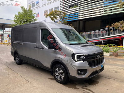 Xe Ford Transit Van 2025