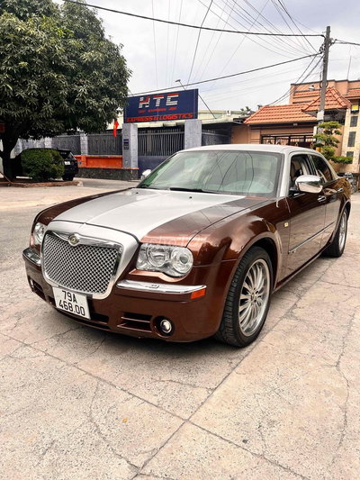 Chrysler 300C Nâu Bạc Fom Mới Cưc Đẹp Sang Trọng