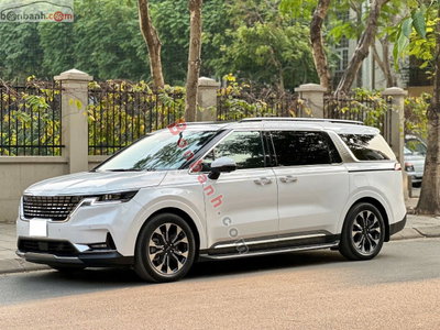 Xe Kia Carnival Signature 2.2D 2024