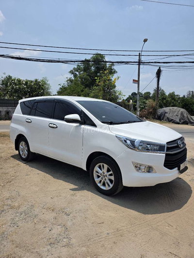 Toyota Innova 2019 E Số sàn Trắng