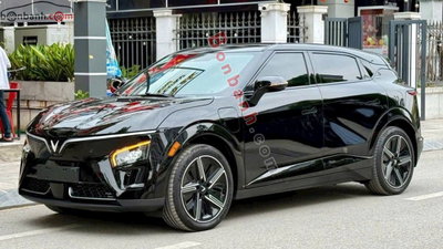 Xe VinFast VF7 Plus AWD 2026