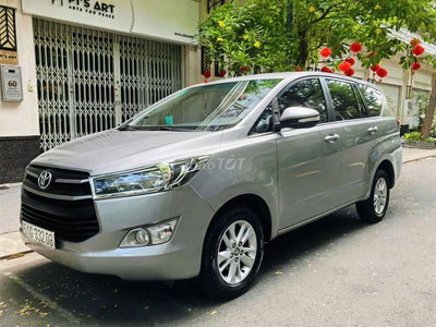 Gia đình bán xe Toyota Innova 2.0E đời cuối 2017