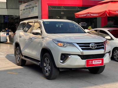 BÁNH NHANH FORTUNER MÁY XĂNG TỰ ĐỘNG 2017 GIÁ TỐT