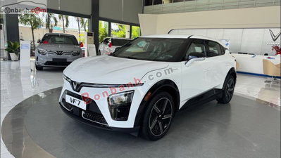 Xe VinFast VF7 Plus AWD 2026