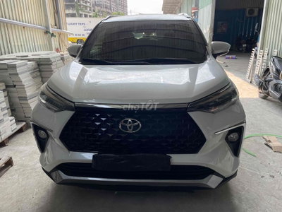 Toyota Veloz Cross Trắng 7 chỗ