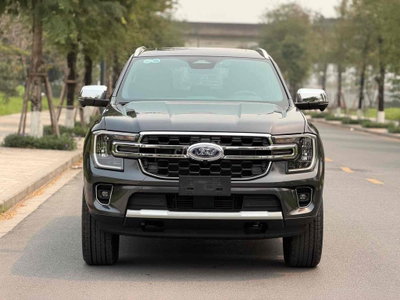 Ford Everest 2024 2.0 Titanium Xám 18000km 1 Chủ