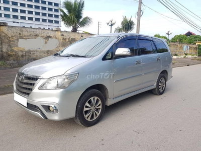 Toyota Innova 2015, số sàn, màu bạc