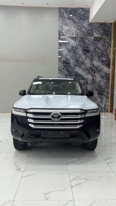 Toyota Land Cruiser LC300 sản xuất 2026 mới 100%