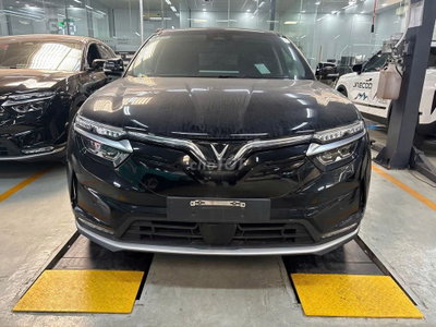 VinFast VF8 ECO 2023 Đen 36.000 km