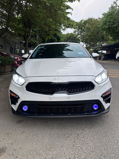 KIA Cerato 2019 MT Trắng Đã Lên Nhiều Đồ Chơi