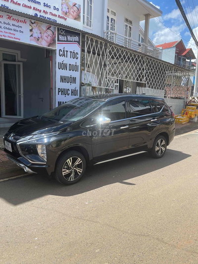 Mitsubishi Xpander Đen 7 chỗ