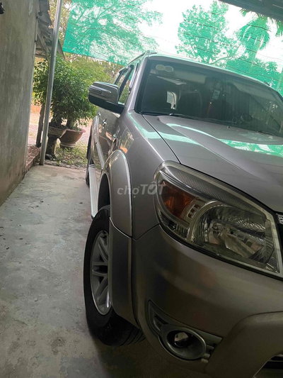 Ford Everest 2009 ghi vang150.000 km