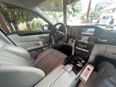Mercedes-Benz E250 Bạc