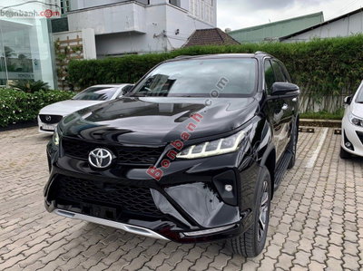 Xe Toyota Fortuner Legender 2.4L 4x2 AT 2026
