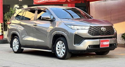 INNOVA CROSS 2.0V CVT