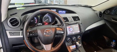 Mazda 3 màu Trắng