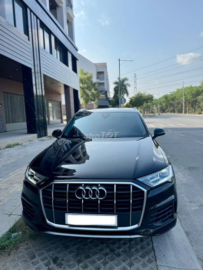 BÁN GẤP Audi Q7 2022 Đen 86000 km