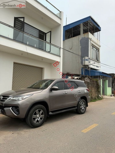 Xe Toyota Fortuner 2.4G 4x2 MT 2020