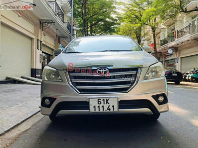 Xe Toyota Innova 2.0G 2016