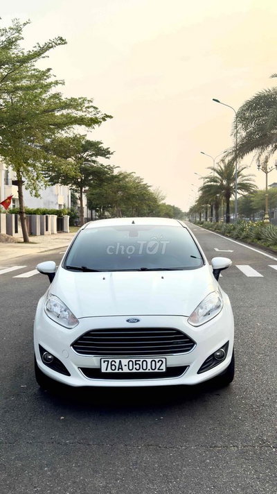 Ford Fiesta 2016 Trắng đẹp như mới, full zin