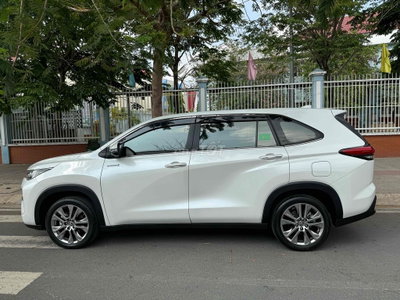 Toyota Innova Cross HEV đk 1/2025 (sx 24), 20000km