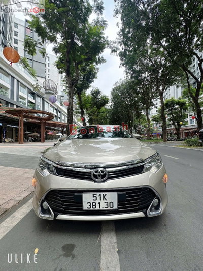 Xe Toyota Camry 2.0E 2018