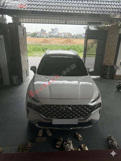 Xe Hyundai SantaFe Cao cấp 2.5L HTRAC 2022
